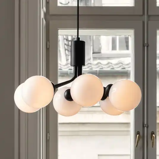 Kedvezményes ár Nuura Apiales 6 függő világítás, Ø 50 cm, fekete/opál