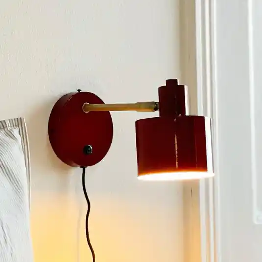 Dyberg Larsen Ocean fali lámpa, sötétvörös, kinyúlás 30 cm Utolsó esély