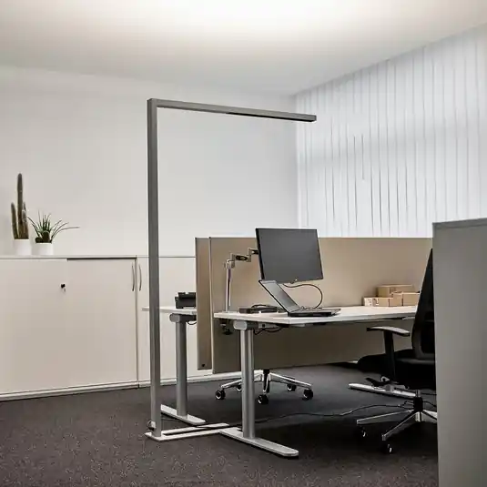 Arcchio LED irodai állólámpa Jolinda, ezüst, CCT, érzékelő, Biztonságos fizetés