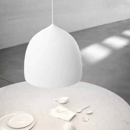 Kihagyhatatlan ajánlat FRITZ HANSEN Suspence P2 függő Ø 38,5 cm, fehér