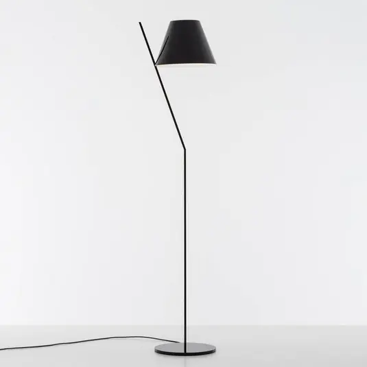 Szezonális akció Artemide La Petite Designer állólámpa, fekete