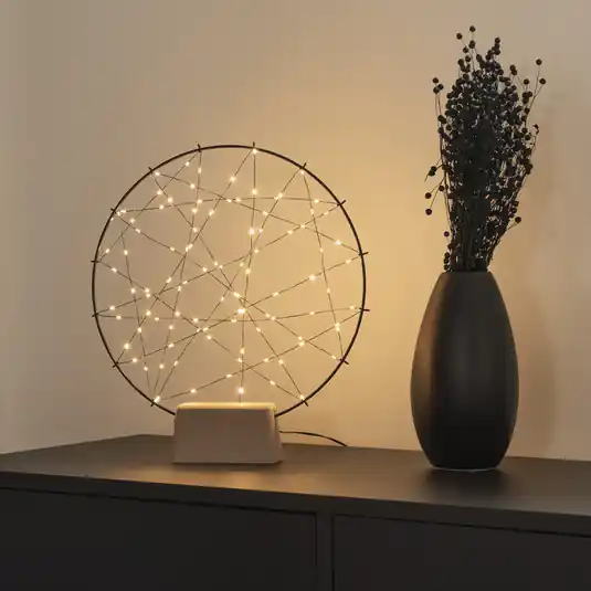 Végkiárusítás LED Silhouette kis gyűrű fa talppal