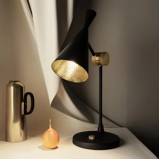 Azonnali szállítás Tom Dixon Beat Table asztali lámpa, fekete