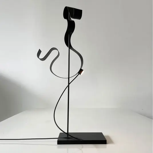 Ajánlat Knikerboker Curve LED asztali lámpa, fekete