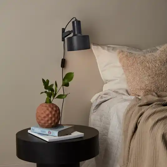 PR Home Solo fali világítás dugóval, matt fekete Csak ma