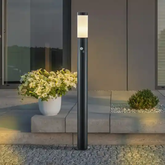 Lindby ösvény lámpa Statius, antracit/fehér, érzékelő, 100 cm Biztonságos vásárlás
