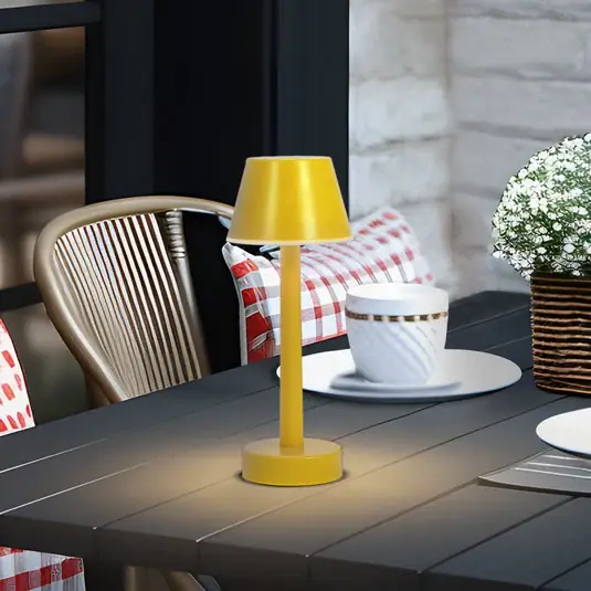 Prémium Lindby LED-es újratölthető lámpa Gaja, sárga, USB, IP44, RGBW, dimmelhető