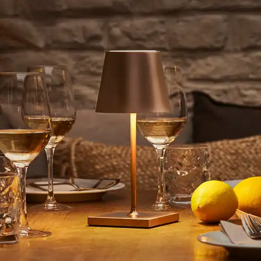 LED-es újratölthető asztali lámpa Nuindie mini, USB-C, bronz, IP54, dimm. Újdonság