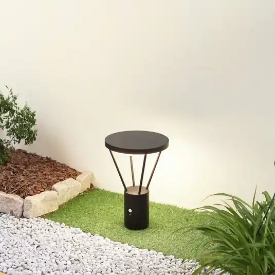 Kedvezmény Lucande LED-es napelemes lámpa Elario, 44 cm, fekete, szenzoros, szenzoros