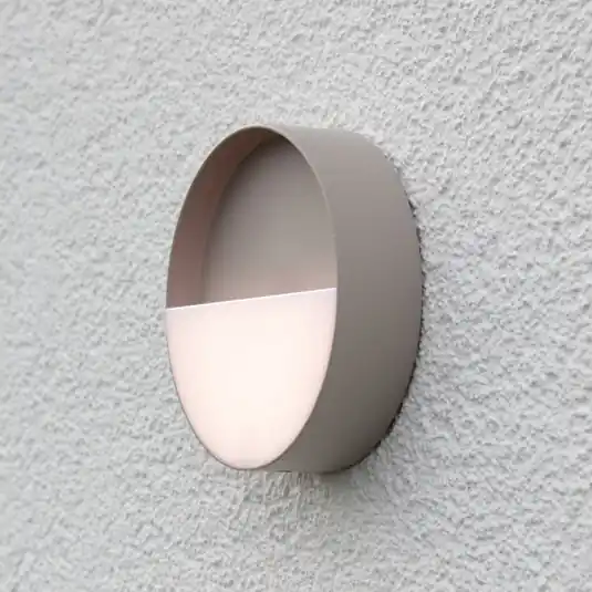 Meg LED újratölthető kültéri fali lámpa, homokszínű, Ø 15 cm Prémium