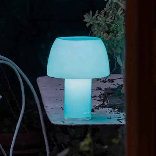 Gyors szállítás Nemo LED-es újratölthető asztali lámpa Lorosae, kék, üveg, IP54, USB